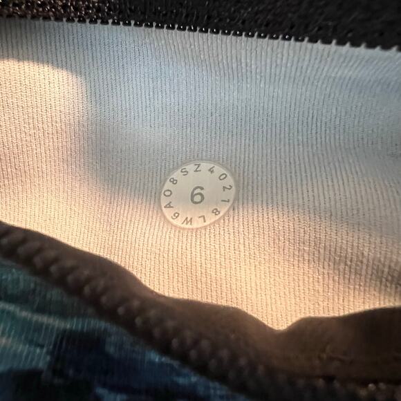 Lululemon Shorelines Multi Blue Fast & Free Crop Leggings Size 6 - Picture 7 of 10